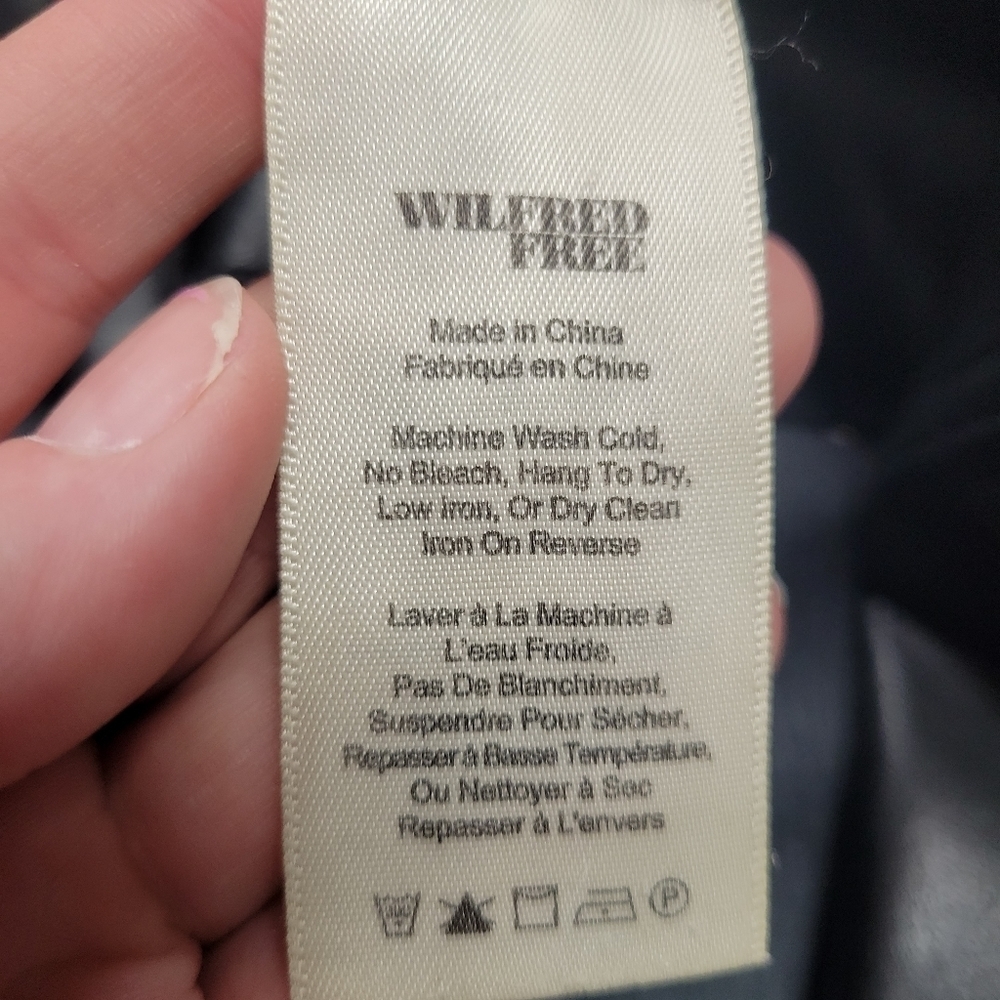 Wilfred Daria Pants Faux Leather Leggings Size Large Blogger’s Favorite - Picture 6 of 9